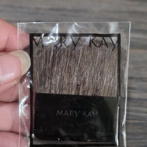Mary Kay Compact Brush with Black and Brown Bristles